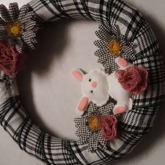 Handmade easter wreath - Picture 3 of 3